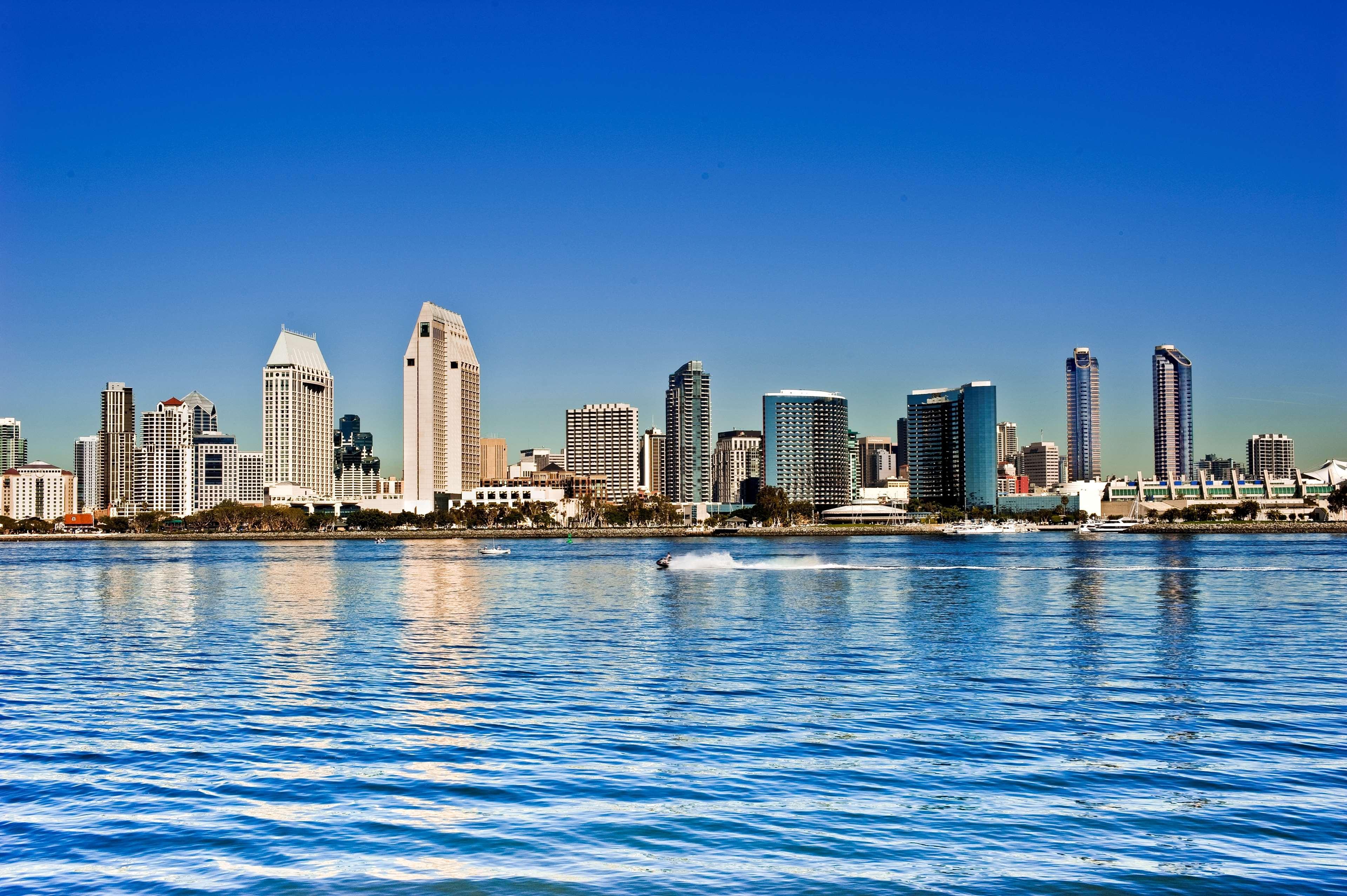 Best Western Plus Bayside Inn San Diego Exterior photo