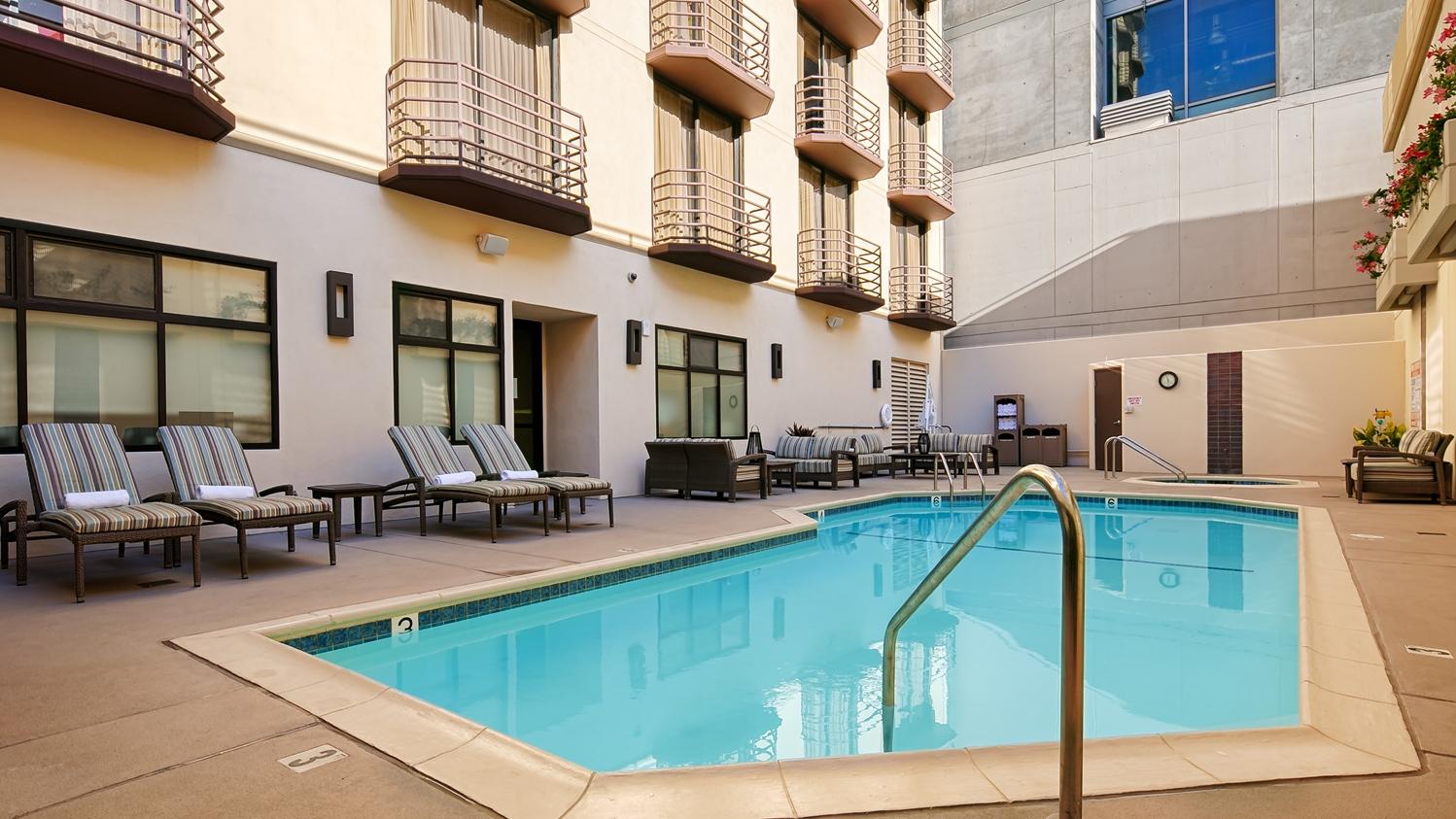 Best Western Plus Bayside Inn San Diego Exterior photo