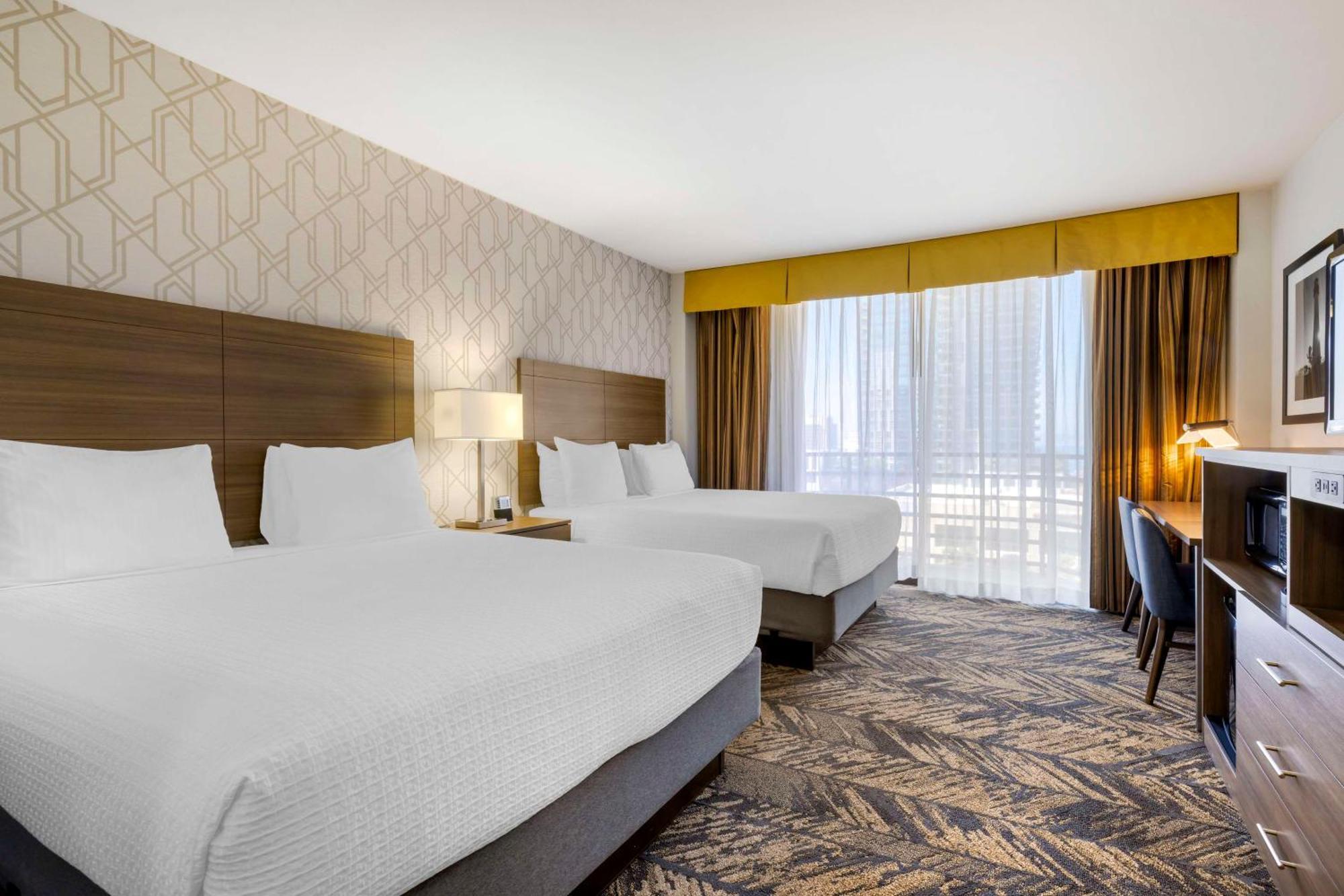 Best Western Plus Bayside Inn San Diego Exterior photo